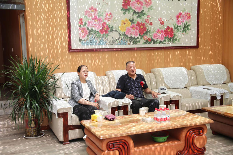 東海縣李寶芹副縣長領導及政協委員視察東海龍宮項目地